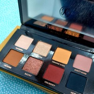 Anastasia Beverly hills soft glam 2 palette